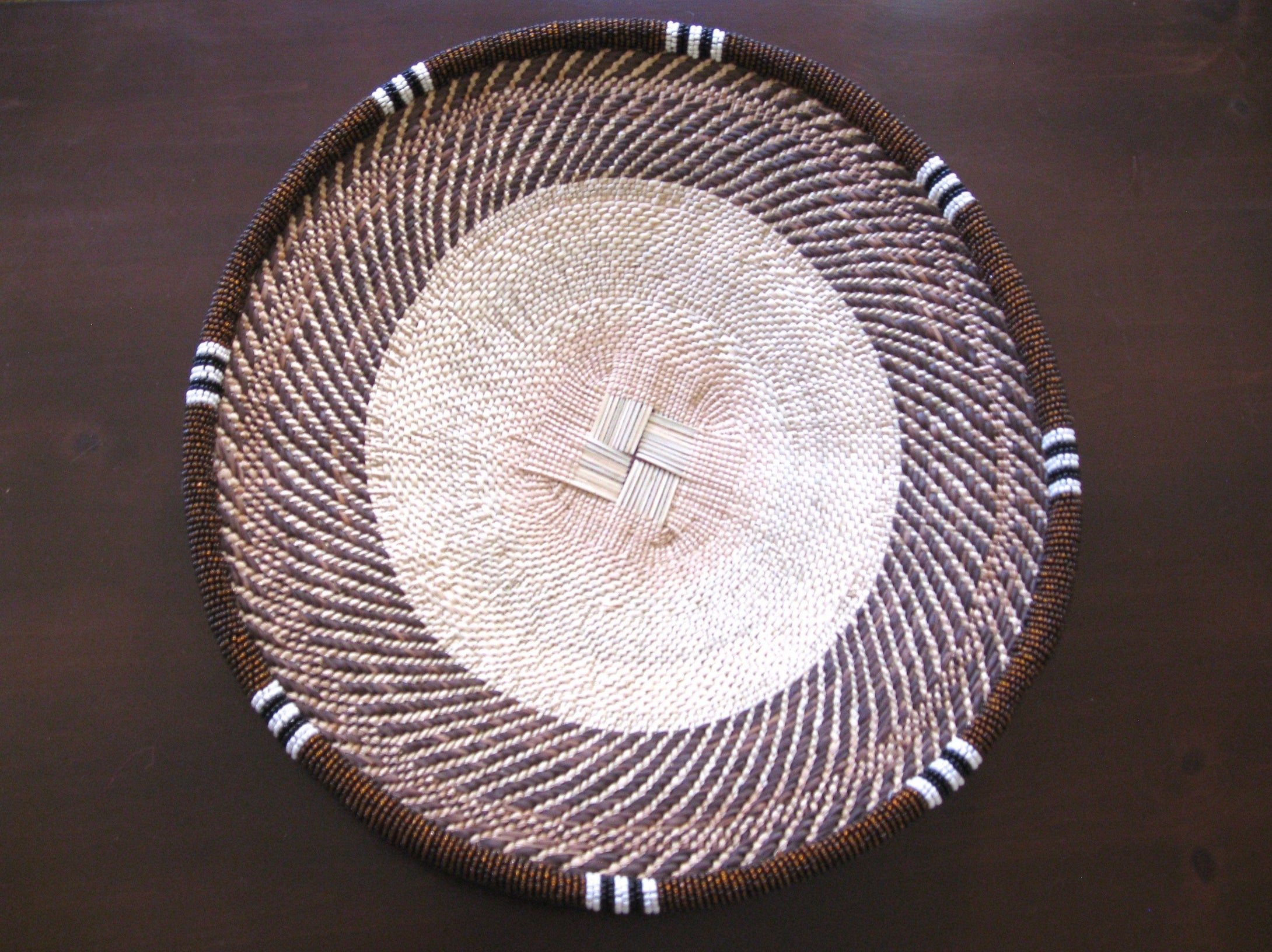 THANDA BROWN AND WHITE BEADED BASKET - PEBBLE