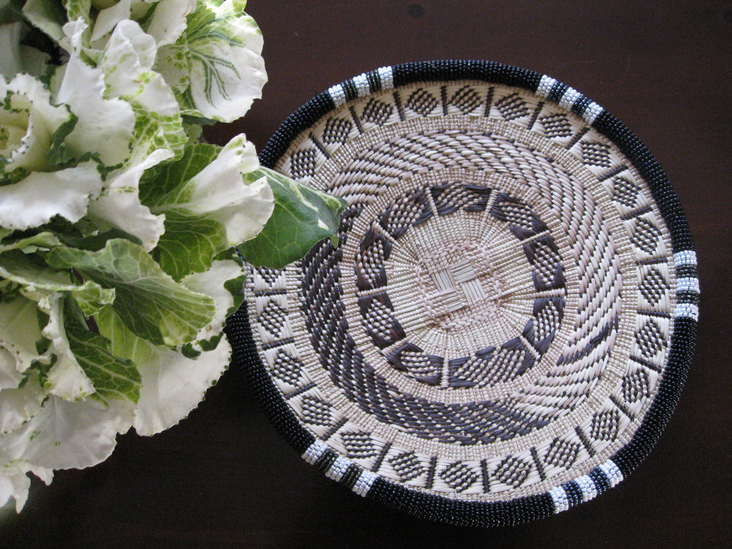 INGANE BLACK AND WHITE BEADED BASKET - CLOUDS SOLD